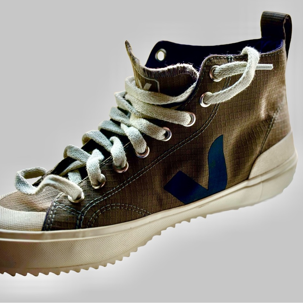 Veja Men's High-Top Sneakers - Army Green w/ White Trim